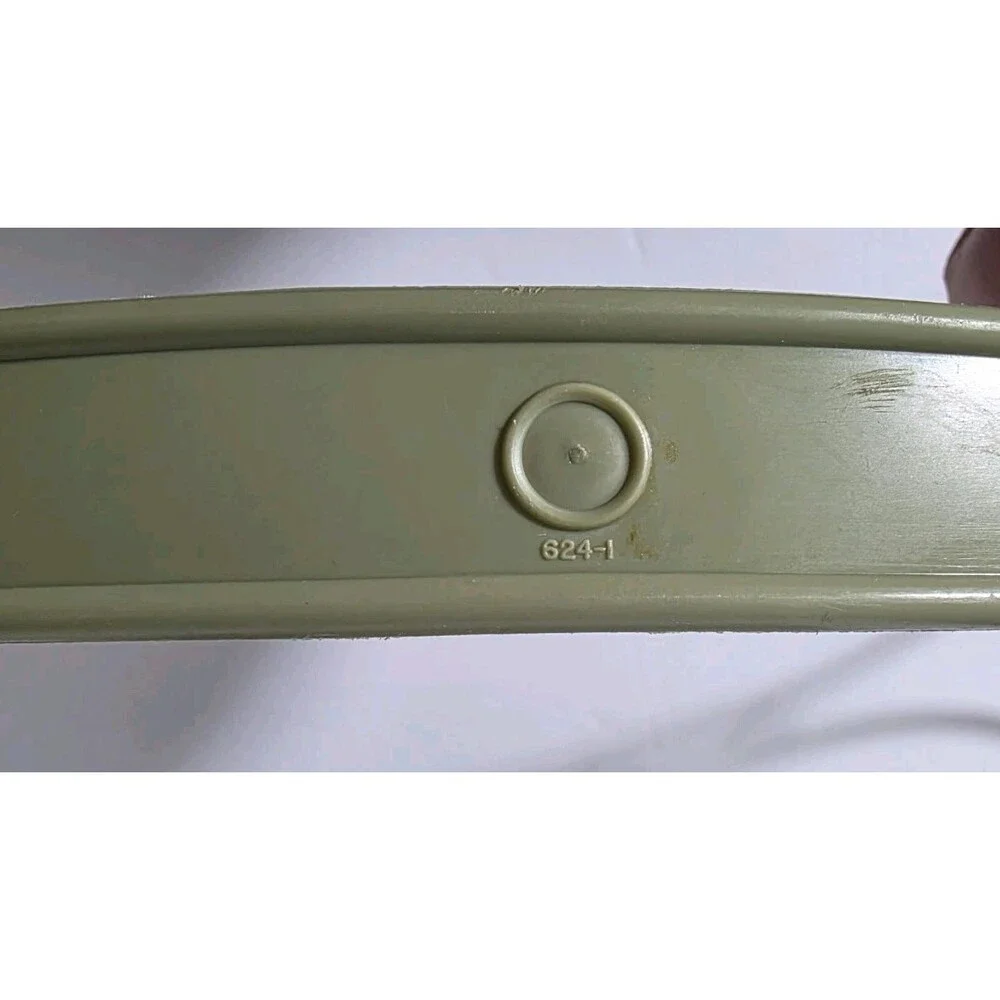 Tupperware Cake Taker Avocado Green Sunburst Cake Carrier 683-2 684-2 624-3 USA